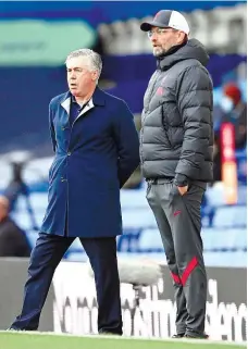  ?? ?? Carlo Ancelotti e Jurgen Klopp vão à luta esta noite