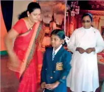  ??  ?? Miss Nadaraj Dushiyanth­ie- Grade 4E, of the Roman Catholic Tamil Vidyalaya, Wattala took oaths as a Prefect before the Teachers.