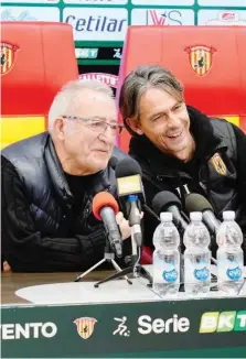  ?? TADDEO ?? Il presidente Oreste Vigorito e Pippo Inzaghi ieri in conferenza