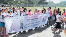  ?? ALONSO TENORIO. ?? Un grupo de de mujeres caminó en honor a Cintia Solano, una luchadora por las personas con cáncer y que falleció el 11 de setiembre .