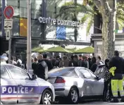  ?? (Photo François Vignola) ?? Les braqueurs avaient provoqué la panique des clients du centre qui avaient cru à une nouvelle attaque terroriste.