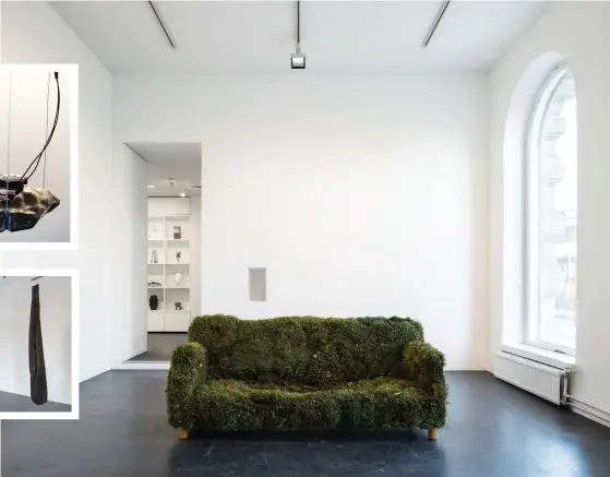  ?? FOTO: AUKUSTI HEINONEN ?? Sagolik soffa. Arja Kärkkäinen­s ”The Scent of Another Woman”, 2021.