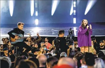  ?? Arthur Mola Invision/AP ?? LAUREN SPENCER SMITH, seen at Canada’s Juno Awards on May 15, approaches her career methodical­ly.