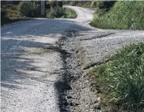  ?? PHOTO: JOHN COLLINS ?? Gravel roads . . . Omaui resident John Collins is concerned about the state of the small town's roads.