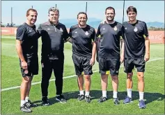  ??  ?? EQUIPO. Izaguirre, Onésimo, Eusebio, J. Carlos Andrés y Unzué.