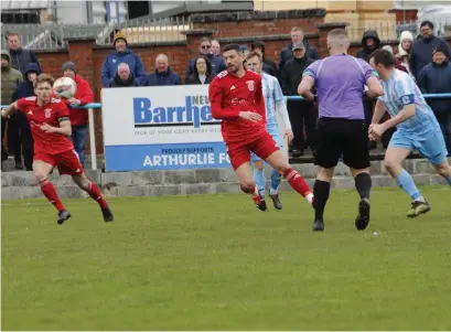  ?? ?? Arthurlie twice held the lead in the 2-2 draw with Johnstone Burgh at Dunterlie Park on Sunday