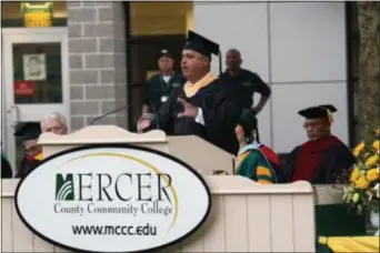  ?? PHOTO COURTESY OF MCCC ?? Mercer County Undersheri­ff Pedro Medina, a Mercer County Community College alumnus, delivers the keynote address.