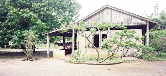  ?? ?? Cabin at Karanambu Lodge