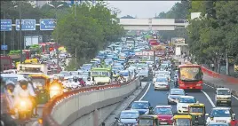  ?? AMAL KS/HT PHOTO ?? Traffic on New Delhi’s Outer Ring Road on Friday.