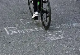  ??  ?? Left: The final kilometres of the Gavia are on a single-lane road with a cracked and scarred surface that spikes up to 10% in places