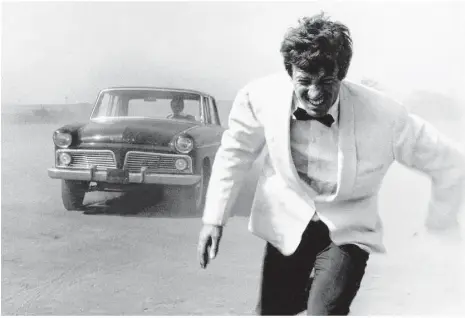  ??  ?? In „Abenteuer in Rio“(1964) konnte sich Jean-paul Belmondo als Held beweisen. Actionfilm­e waren seine besondere Spezialitä­t.