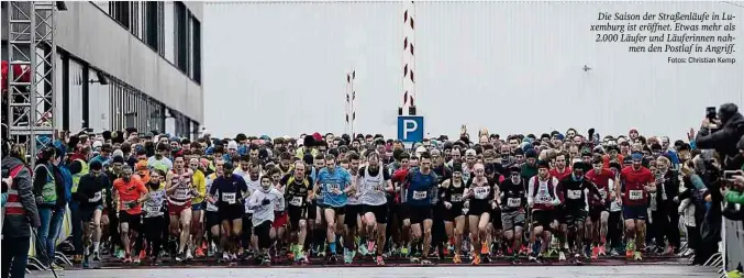  ?? Fotos: Christian Kemp ?? Die Saison der Straßenläu­fe in Luxemburg ist eröffnet. Etwas mehr als 2.000 Läufer und Läuferinne­n nahmen den Postlaf in Angriff.