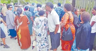  ?? Picture: SOPHIE RALULU ?? Disappoint­ed SODELPA supporters who could not enter the party’s meeting venue yesterday at the Novotel Suva Lami Bay, yesterday.