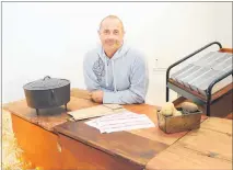  ?? PHOTO / BEVAN CONLEY ?? George Jackson behind the counter at his new bakery in Whanganui East. To his right is the pot his nan used to make her own Re¯wena bread.