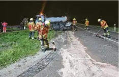  ?? Foto: FFw wemding ?? Bei einem schweren Unfall in Wemding ist ein 27-Jähriger tödlich verunglück­t.