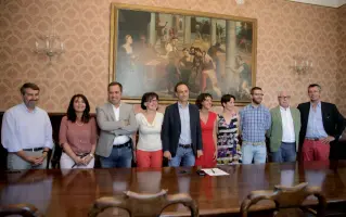  ?? (Zanfron) ?? La giunta di Belluno Da sinistra Marco Perale, Lucia Pellegrini, Biagio Giannone, Lucia Olivotto, Jacopo Massaro (sindaco), Valentina Tomasi, Stefania Ganz, Marco Bogo, Maurizio Busatta, Marco Perale