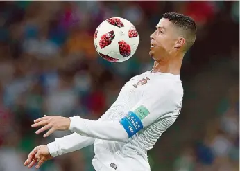  ??  ?? Capitão da Seleção, Ronaldo colocou fim a nove anos no Real Madrid