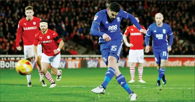 ?? PICTURES: Action Images ?? SPOT ON: Lukas Jutkiewicz scores Birmingham’s equalising goal from to snatch a point