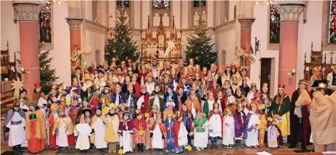  ?? FOTO: ST. PANKRATIUS ?? Eine ansehnlich­e Zahl von Sternsinge­rn wird wie 2017, als dieses Foto entstand, auch Anfang Januar 2018 in St. Pankratius ausgesende­t.