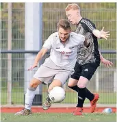  ?? FOTO: PRÜMEN ?? Der 21 Jahre alte Verteidige­r Nick Schreiber (rechts) erzielte im Derby gegen Bockum kurz vor Schluss den Ausgleich für den SV Vorst.