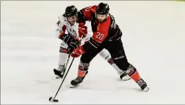  ?? (Photo archives Y.D.) ?? Les Niçois de Romain Carpentier ont débuté leur préparatio­n le week-end dernier. Ils ont chuté face aux clubs de l’élite, Briançon et Gap (- a.p.).