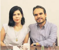  ??  ?? > Sergio Mario y su esposa, Iris Consuelo Aguilar de Arredondo.