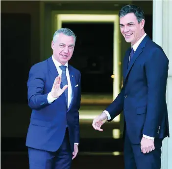  ?? C. BEJARANO ?? Sánchez recibe en Moncloa al presidente vasco, Íñigo Urkullu, en una imagen de archivo