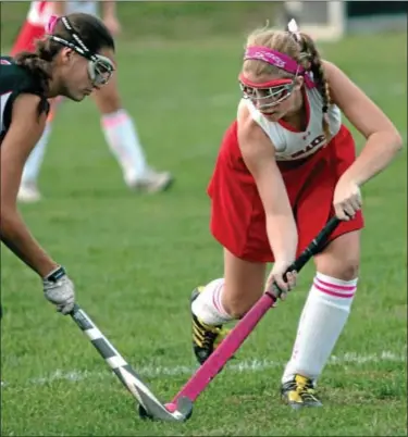  ?? Montgomery Media / BOB RAINES ?? Jenkintown’s Sarah Dillon battles Plumstead Christian’s Abbi Sensing for the ball during Wednesday’s Bicentenni­al League action.