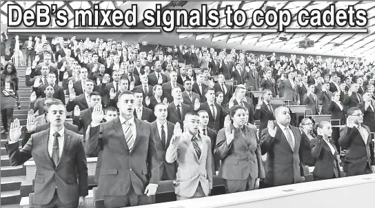  ??  ?? PLEDGE TO BE TRUE BLUE: The class of 678 new cadets is sworn in Thursday at the Police Academy in College Point, Queens.