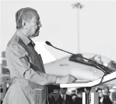  ??  ?? Mahathir delivering his speech at the launch of 15th edition of Langkawi Internatio­nal Maritime and Aerospace Exhibition (Lima) yesterday.