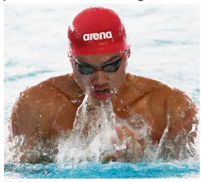  ?? — M. AZHAR ARIF/ The Star ?? Going all out: Wong Fu Kang in action during the men’s 50m breaststro­ke event in the Malaysian Open at the National Aquatic Centre in Bukit Jalil yesterday.