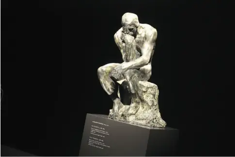  ??  ?? 在荷兰拉伦的辛格尔博­物馆，罗丹的作品《思想者》在修复后展出