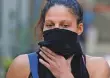  ?? Reuters ?? Colombian boxer Dayana Cordero covers her face with a cloth after her practice session ahead of AIBA Women’s World Boxing Championsh­ips at Indira Gandhi Indoor Stadium in New Delhi on Monday.