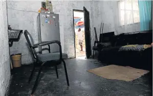  ?? / S A N D I L E N D LOVU ?? The home of a woman who was shot dead allegedly over ongoing strife over RDP houses in Alexandra, Johannesbu­rg.