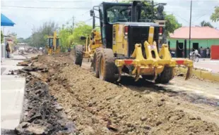  ??  ?? El Ministerio de Obras Públicas dejó iniciados ayer los trabajos de las calles de San José de los Llanos.