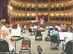  ?? CEDOC PERFIL ?? ENSAYO. La Orquesta Sinfónica de Córdoba se prepara para la apertura de temporada en la Sala de las Américas de la UNC.