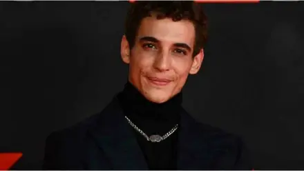  ?? Elite. AFP/VNA Photo ?? MONEY, MONEY, MONEY: Spanish actor Miguel Herran, seen at a photocall for the presentati­on of the last part of the show's fifth season, has also wowed viewers in another big Spanish hit, teen drama