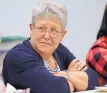  ?? JIM THOMPSON/JOURNAL ?? Victim advocate Joan Shirley listens during the support group of the Resource Center for Victims of Violent Death.