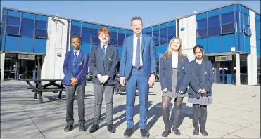  ?? Picture: Andy Jones 7452730 ?? Maplesden Noakes head teacher Richard Owen, pictured outside the Buckland Road school with students Jerimiah, Ben, Emily and Faranja