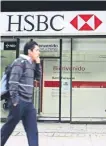  ??  ?? Acercamien­to. De manera mensual, HSBC planea captar 20 mil clientes nuevos de la generación millennial.