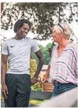  ?? FOTO: STIFTUNG ?? Souleymane Diallo und Ingrid Mangelmann verstehen sich.