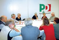  ??  ?? Partecipat­i Uno dei tavoli organizzat­i ieri all’hotel Adige di Mattarello (Foto Rensi)