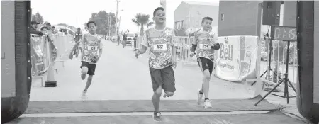  ?? VERÓNICA SALINAS ?? La carrera 5K na. / MQ Súper Héroes fue todo un éxito ayer domingo, a pesar del frío que se sintió por la maña