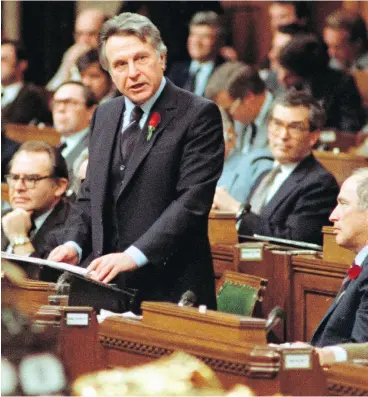  ?? FRED CHARTRAND / THE CANADIAN PRESS FILES ?? Finance Minister Allan MacEachen in the House of Commons on budget night in 1981.