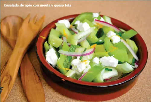  ??  ?? Ensalada de apio con menta y queso feta