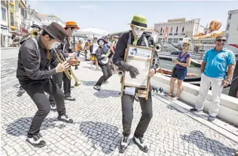  ?? ?? Artes de rua voltam a invadir o espaço público a partir de 14 de julho