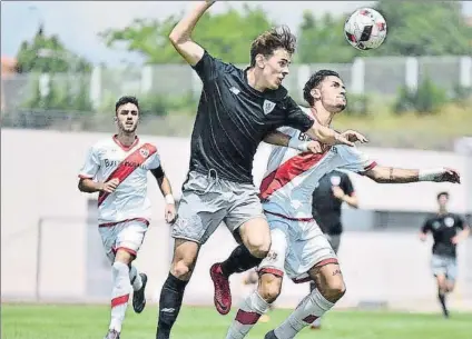  ?? FOTO: RAYO VALLECANO ?? Al bombo Los juveniles rojiblanco­s conocerán hoy a su rival en semifinale­s de la Copa tras superar al Rayo en cuartos