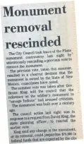  ?? NEW MEXICAN ARCHIVES ?? A clipping from the Sept 25, 1973, edition of The New Mexican describes an unceremoni­ous end to efforts to remove the obelisk from the Plaza.