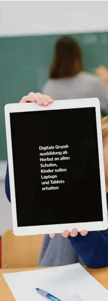  ??  ?? KK Digitale Grundausbi­ldung ab Herbst an allen Schulen, Kinder sollen Laptops und Tablets erhalten FOTOLIA