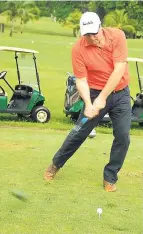  ?? CONTRIBUTE­D ?? A member of the Canadian travel agents contingent plays from the tee during yesterday’s first day of the tournament.